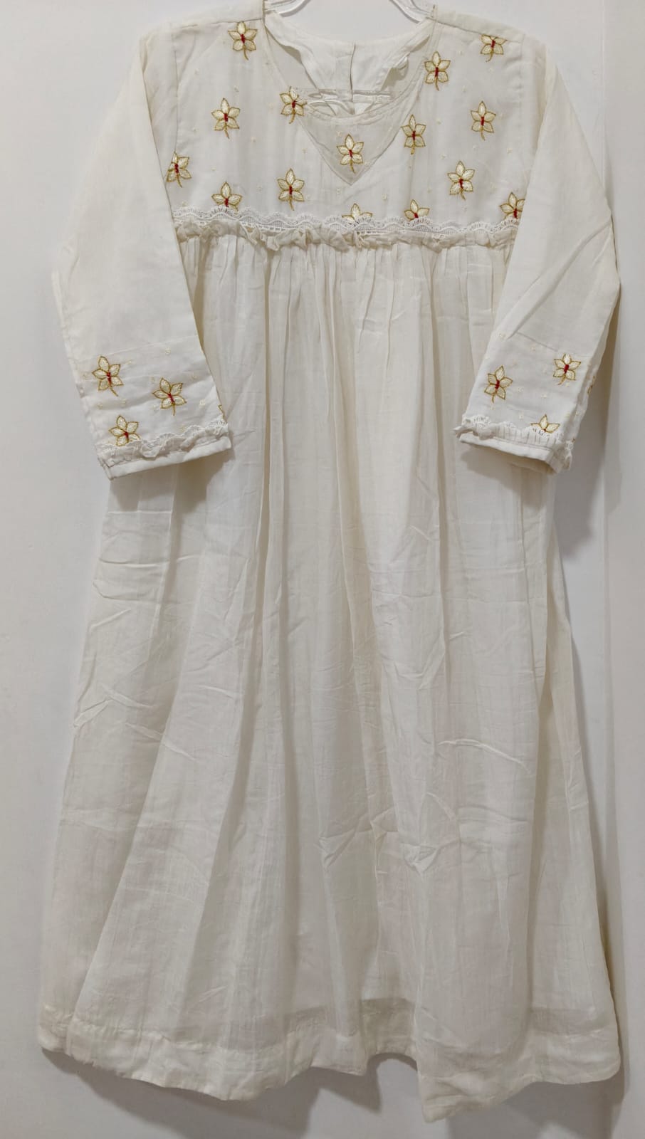 White Chanderi Coral Jasmine kurta with Lace