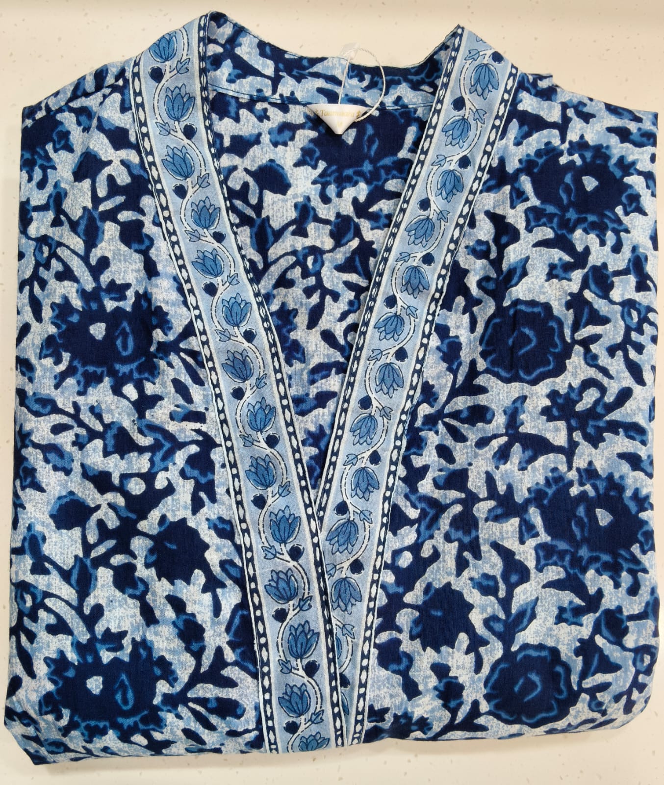 BLUE WHITE FLORAL COLLAR W PANEL KURTA