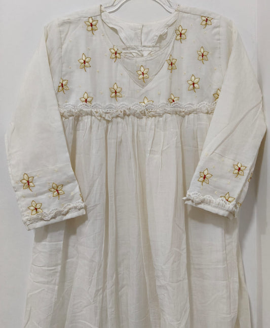 White Chanderi Coral Jasmine kurta with Lace