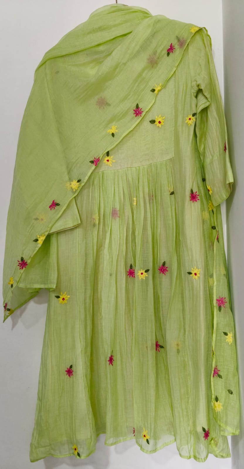 MULTICOLOR CHANDERI FLORAL SERIES PISTA GREEN W SHAWL 1 pc left