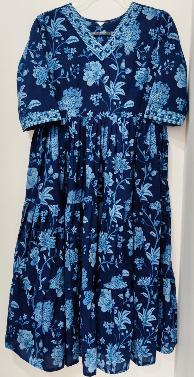 BLUE FLORAL V NECK KURTA W TIER